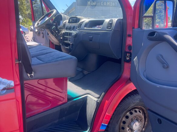2004 Mercedes-Benz Sprinter, красный, 1300000 рублей - вид 10