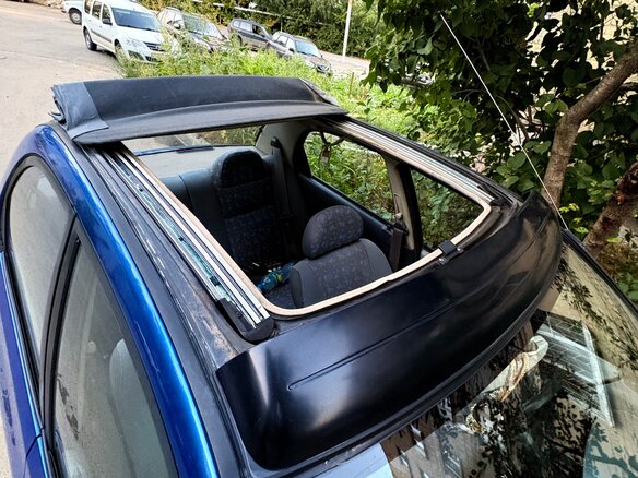 1993 Mazda 121 II, синий - вид 5
