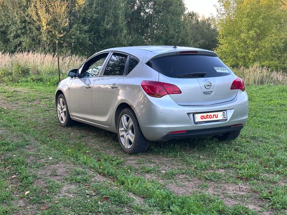 2011 Opel Astra J, серебристый, 420000 рублей - вид 3