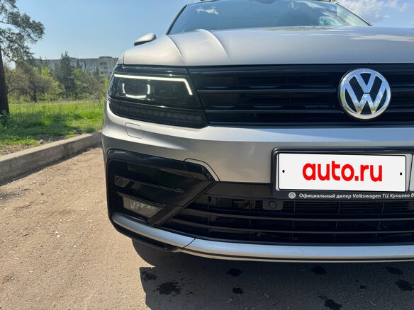 2019 Volkswagen Tiguan II, серебристый - вид 12
