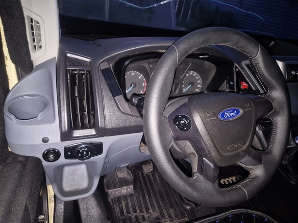 2018 Ford Transit, бежевый, 1800000 рублей - вид 9