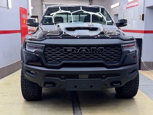 2025 Ram 1500 RHO V Рестайлинг, чёрный - вид 12