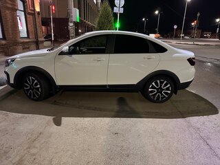 2023 Lada (ВАЗ) Vesta Cross I Рестайлинг (NG), белый, 1650000 рублей, вид 3