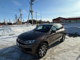 2011 Volkswagen Touareg II, коричневый, 1750000 рублей, вид 2