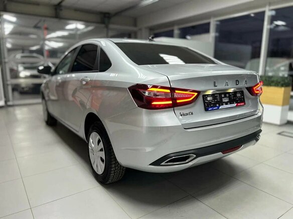 2026 Lada (ВАЗ) Vesta I Рестайлинг (NG), серебристый, 1705000 рублей - вид 4