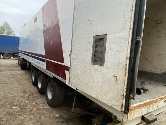 2000 DAF 95XF, голубой, 850000 рублей - вид 10