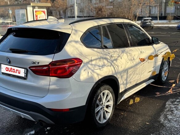 2017 BMW X1 20i xDrive II (F48), белый, 2400000 рублей - вид 16