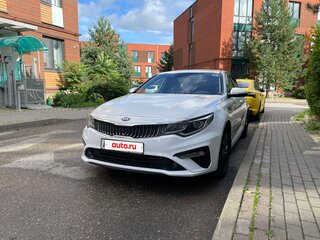 2019 Kia Optima IV Рестайлинг, белый, 1299999 рублей, вид 1