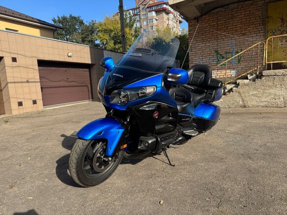 2017 Honda GL 1800 Gold Wing, синий, 2090000 рублей