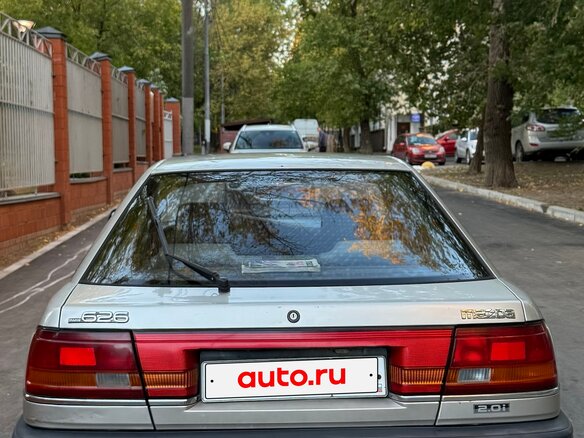 1991 Mazda 626 2.0i III (GD), серый - вид 4