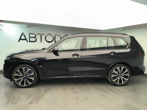 2026 BMW X7 M60i I (G07) Рестайлинг, чёрный, 24900000 рублей - вид 4