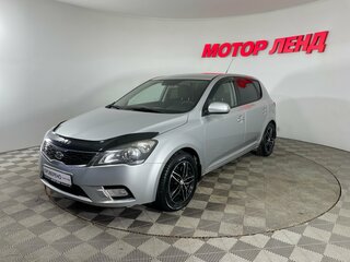 2011 Kia Ceed I Рестайлинг, серебристый, 590000 рублей, вид 1