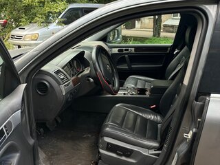 2005 Volkswagen Touareg I, серый, 630000 рублей, вид 3