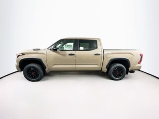 2025 Toyota Tundra CrewMax III, бежевый, 11104249 рублей, вид 3