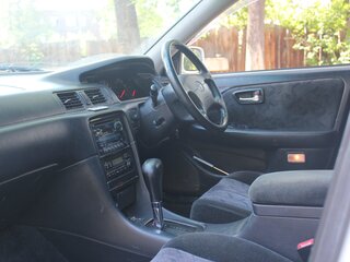 2000 Toyota Mark II Qualis VIII (X100), белый, 555000 рублей, вид 4