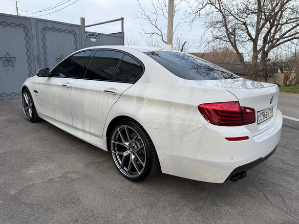 2016 BMW 5 серии 528i xDrive VI (F10/F11/F07) Рестайлинг, белый, 2800000 рублей - вид 6