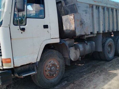 1996 Volvo FL, белый, 1000000 рублей, вид 1