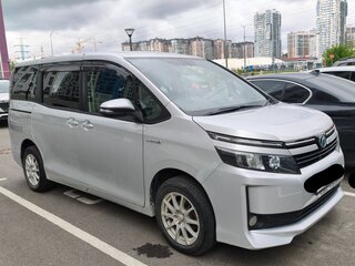 2014 Toyota Voxy III (R80), серый, 1650000 рублей, вид 2