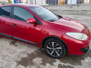 2010 Renault Fluence I, красный, 750000 рублей, вид 4