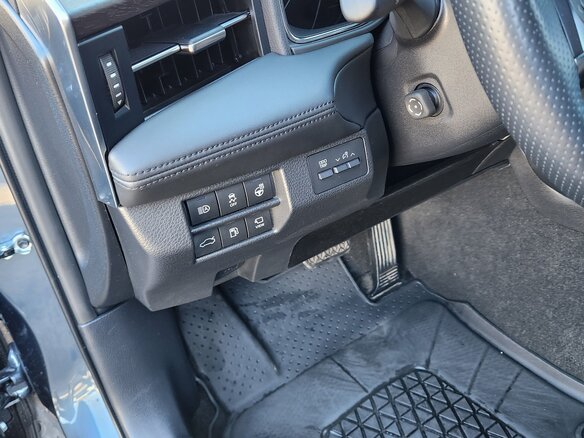 2021 Toyota Avalon V, серый, 3200000 рублей - вид 8