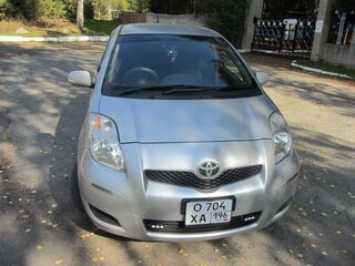 2008 Toyota Vitz II (XP90), серебристый, 750000 рублей, вид 1
