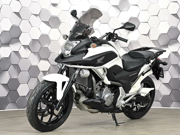 2012 Honda NC 700X, белый - вид 1