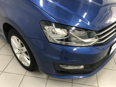 2020 Volkswagen Polo V Рестайлинг, синий, 1300000 рублей, вид 4
