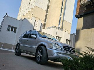2005 Mercedes-Benz M-Класс 400 I (W163) Рестайлинг, серебристый, 380000 рублей, вид 5