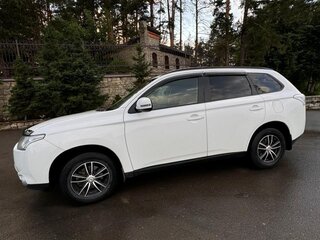 2013 Mitsubishi Outlander III, белый, 1750000 рублей, вид 2