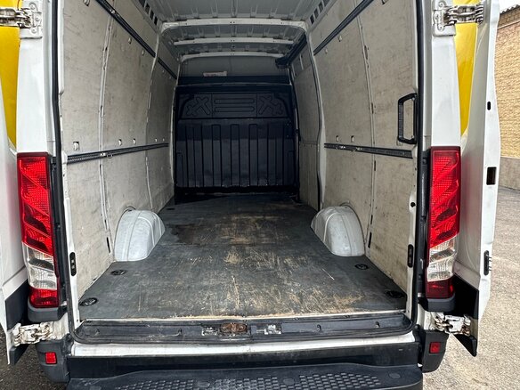 2018 Iveco Daily, белый, 3050000 рублей - вид 1