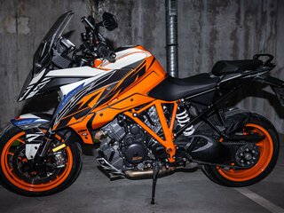 2018 KTM 1290 Super Duke GT, оранжевый, 1100000 рублей, вид 1
