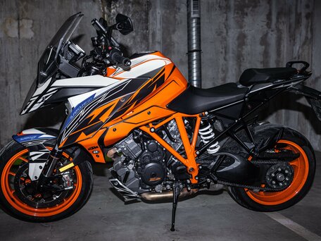 2018 KTM 1290 Super Duke GT, оранжевый, 1100000 рублей, вид 1