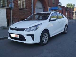 2017 Kia Rio IV, белый, 800000 рублей, вид 2