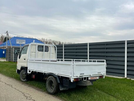 1998 Toyota Dyna, белый, 900000 рублей, вид 2