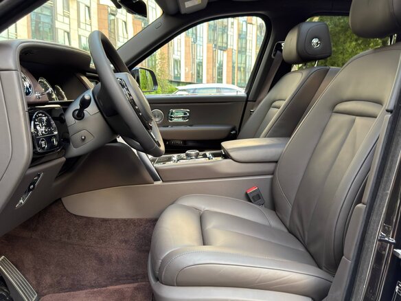 2022 Rolls-Royce Cullinan I (Series I), коричневый, 28450000 рублей - вид 19