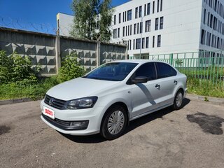 2018 Volkswagen Polo V Рестайлинг, белый, 900000 рублей, вид 1