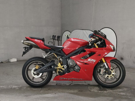 2008 Triumph Daytona 675, красный, 405000 рублей, вид 3