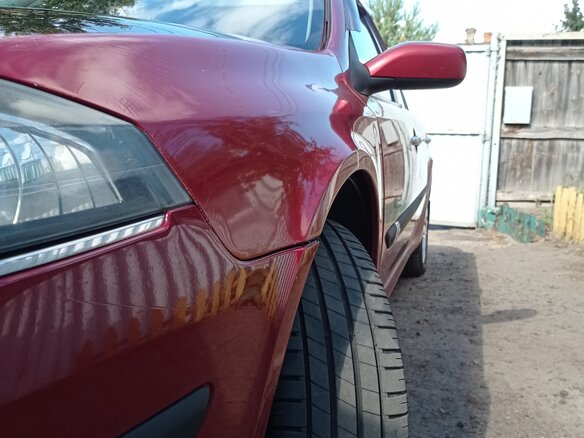 2005 Renault Laguna II Рестайлинг, красный, 950000 рублей - вид 2