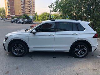 2019 Volkswagen Tiguan II, белый, 3850000 рублей, вид 3