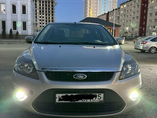 2010 Ford Focus II Рестайлинг, серебристый, 680000 рублей, вид 2