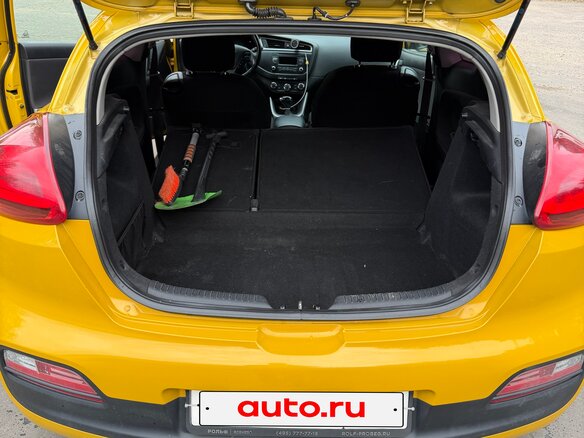2016 Kia Ceed II Рестайлинг, жёлтый, 800000 рублей - вид 14
