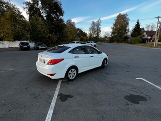2014 Hyundai Solaris I Рестайлинг, белый, 940000 рублей, вид 1