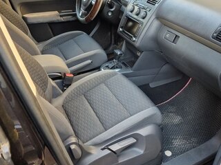 2008 Volkswagen Touran I Рестайлинг, чёрный, 550000 рублей, вид 5