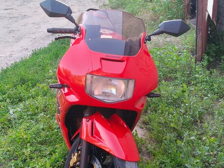 1991 Honda CBR 600F, красный, 300000 рублей, вид 2