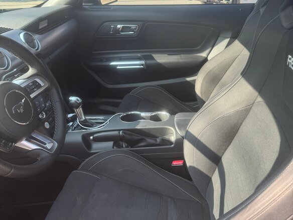 2017 Ford Mustang VI, чёрный, 2200000 рублей - вид 6