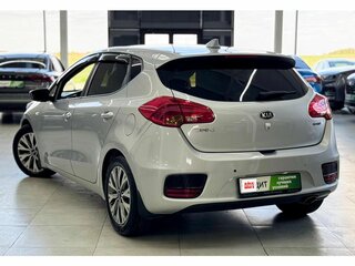 2017 Kia Ceed II Рестайлинг, серебристый, 1259000 рублей, вид 4