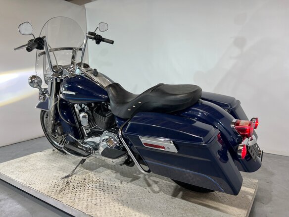 2010 Harley-Davidson Road King, синий, 610000 рублей - вид 8