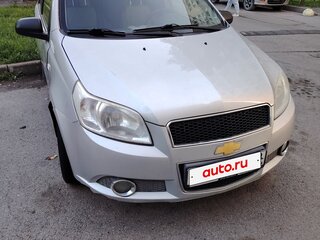 2010 Chevrolet Aveo I Рестайлинг, серебристый, 305000 рублей, вид 3