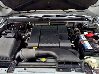 2005 Mitsubishi Pajero III Рестайлинг, серебристый, 1550000 рублей, вид 5