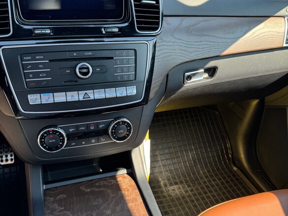 2017 Mercedes-Benz GLS 400 I (X166), белый, 4500000 рублей - вид 8